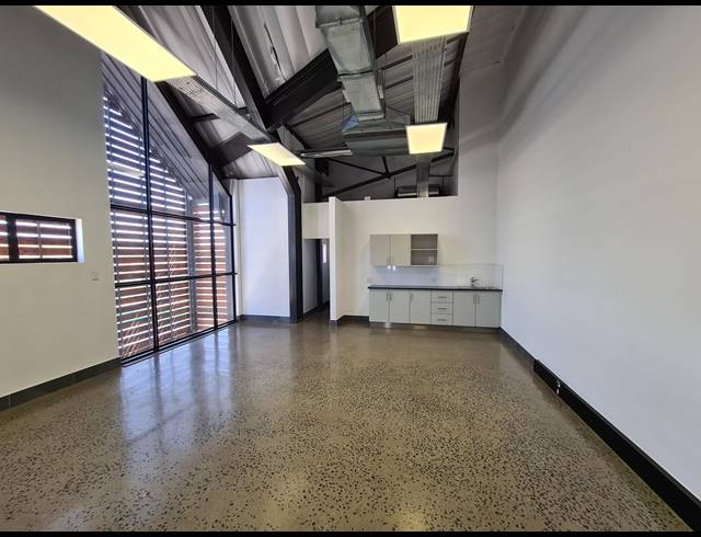 416M² WAREHOUSE TO LET IN RIVERSANDS